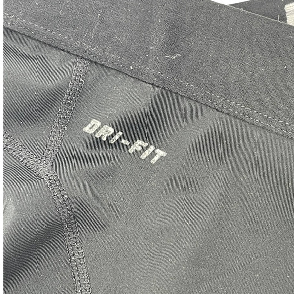 Nike Pro Womens Black Stretch Cropped Capri Athletic Spandex Leggings Size M - Picture 6 of 8